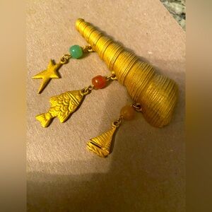 J.J. Jonette Jewels sea shell brooch